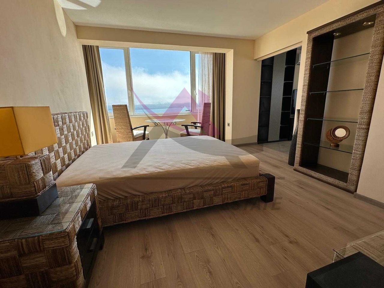 Дава се под наем Тристаен апартамент в Варна, Чайка - 130 кв.м за 1000 € - Снимка #3