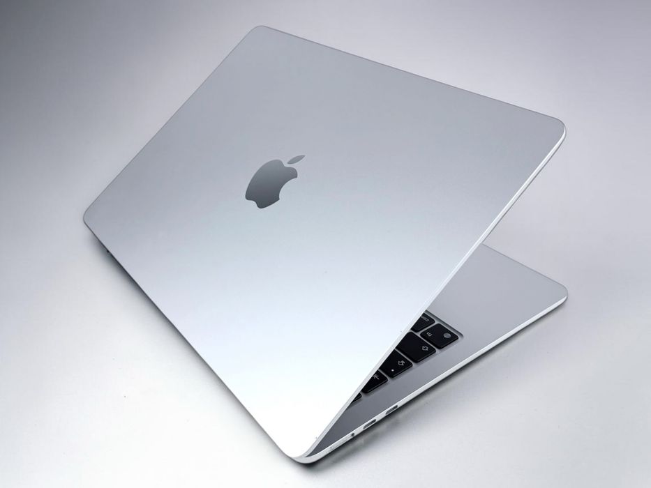 НОВ! Apple MacBook Air 13 M3 2024 8RAM 256GB Silver Гаранция! — миниатюра 6