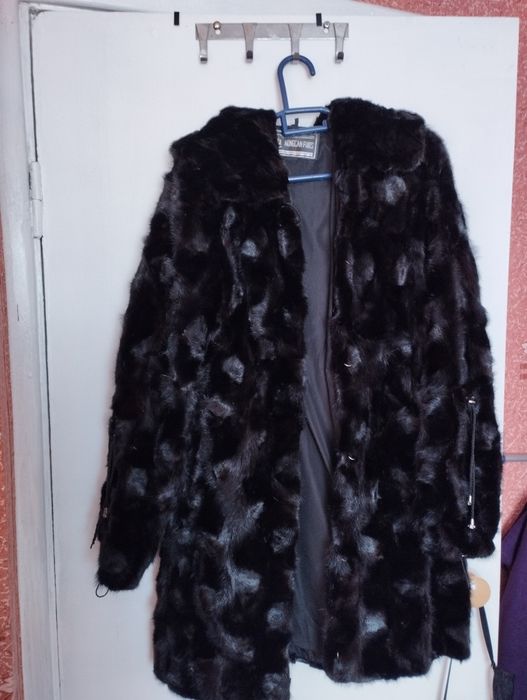 Продам шубку норка кусочки ,в очень хорошем состоянии.