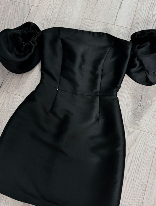 Rochie neagră Poema