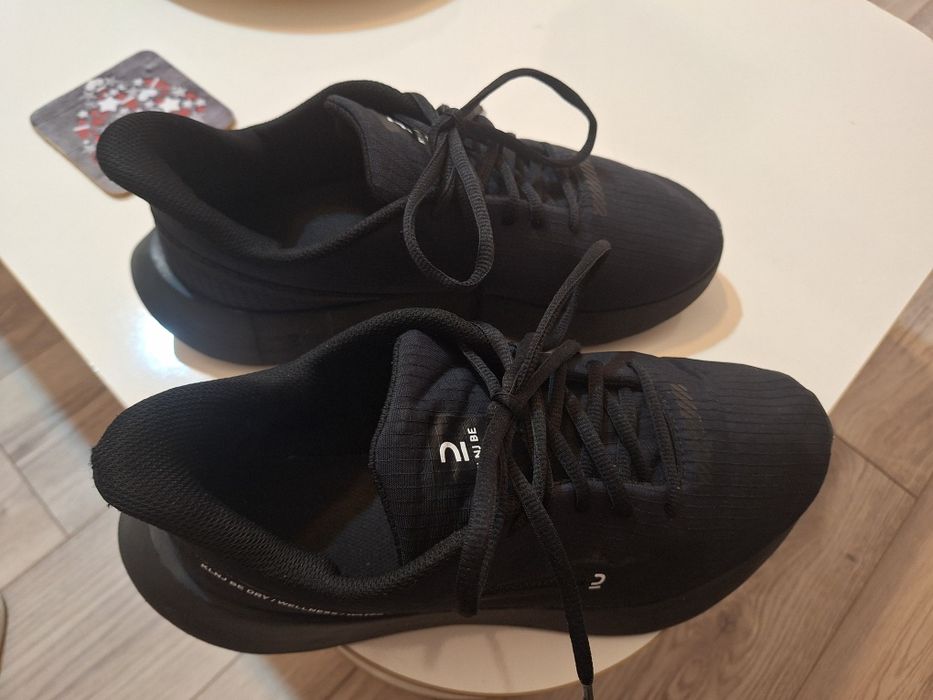 Adidași Decatlon,nr 42/26.5 cm