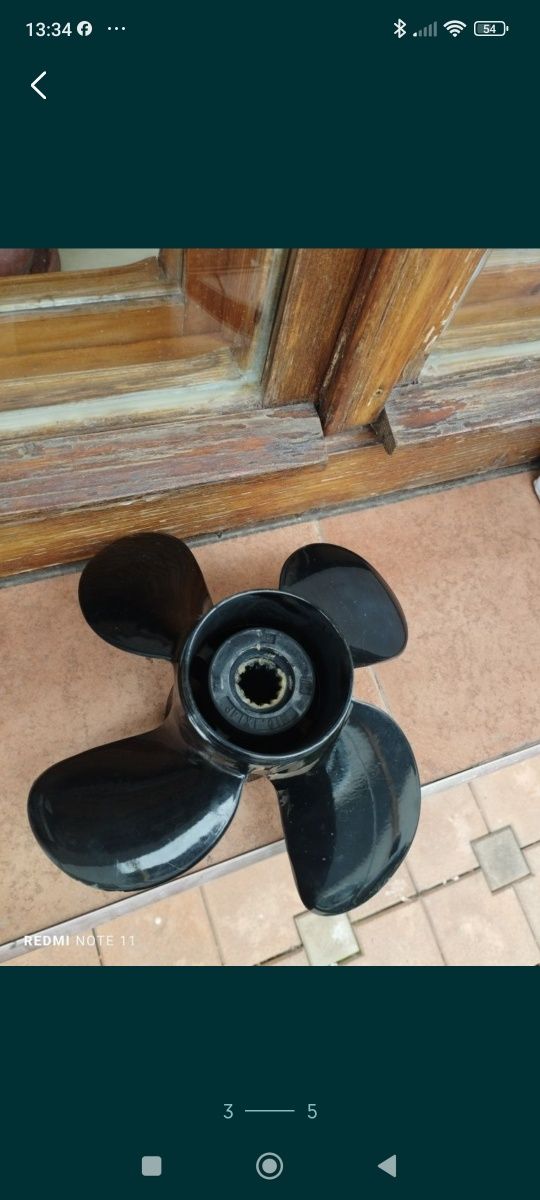 Vând elice Spitfire ,4 pale nouă ,motor Mercury 50Cp, pas 14, 13canelu