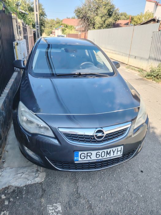Opel astra J 2011
