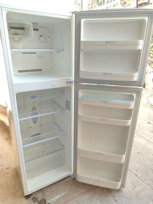 Холодильник ,LG зор ишлайди