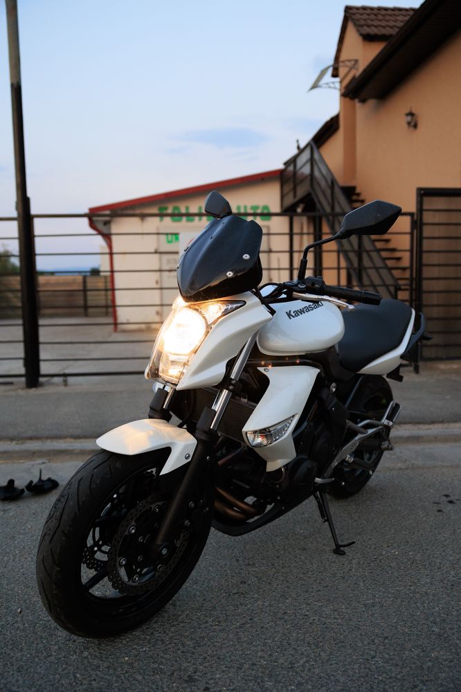 Vând Kawasaki ER-6n impecabil! Rar efectuat