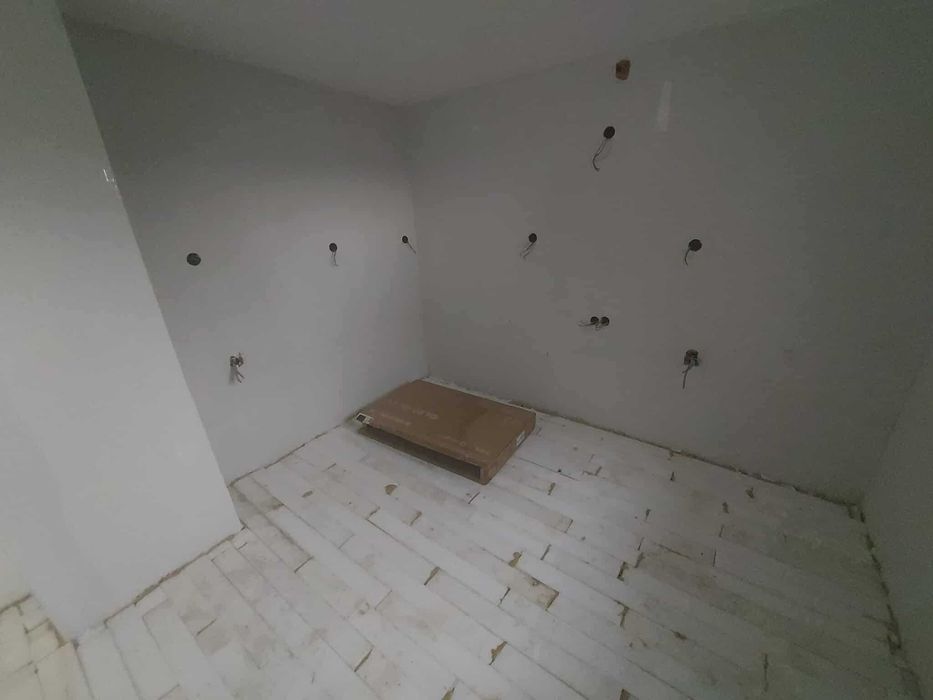 Двуетажна вила с панорама, мест. Кованлъка