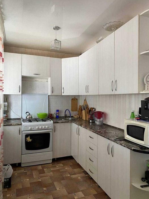 Продается 3-комнатная квартира на КСК!