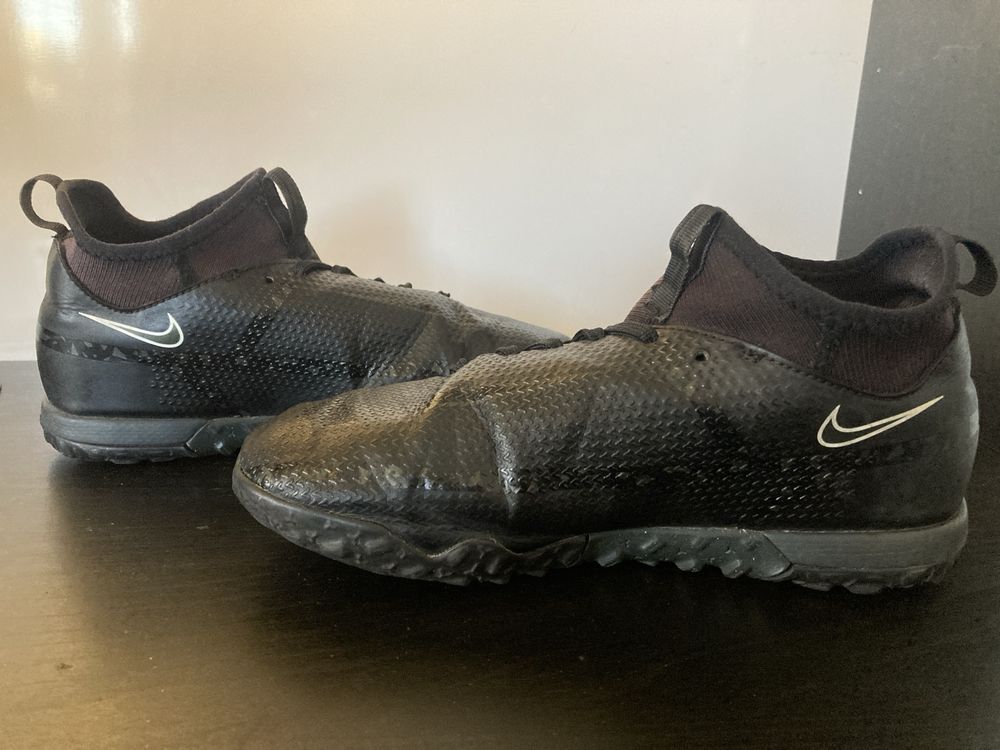 Ghete de FootBall NIKE Phantom GT mărimea 33