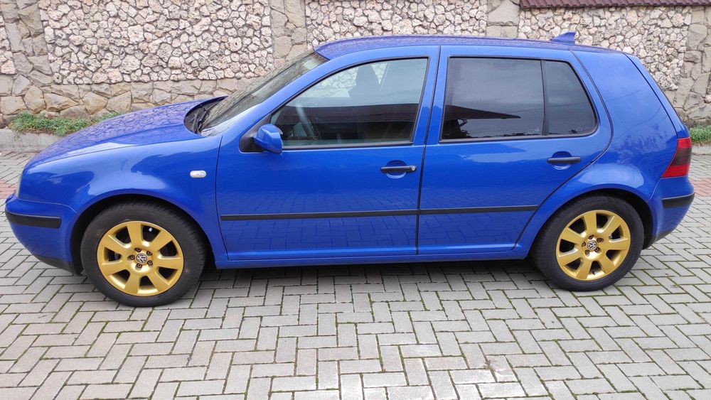 VW Golf 4 Electric Blue, an 2003, 1.6 16V. SPECIAL.