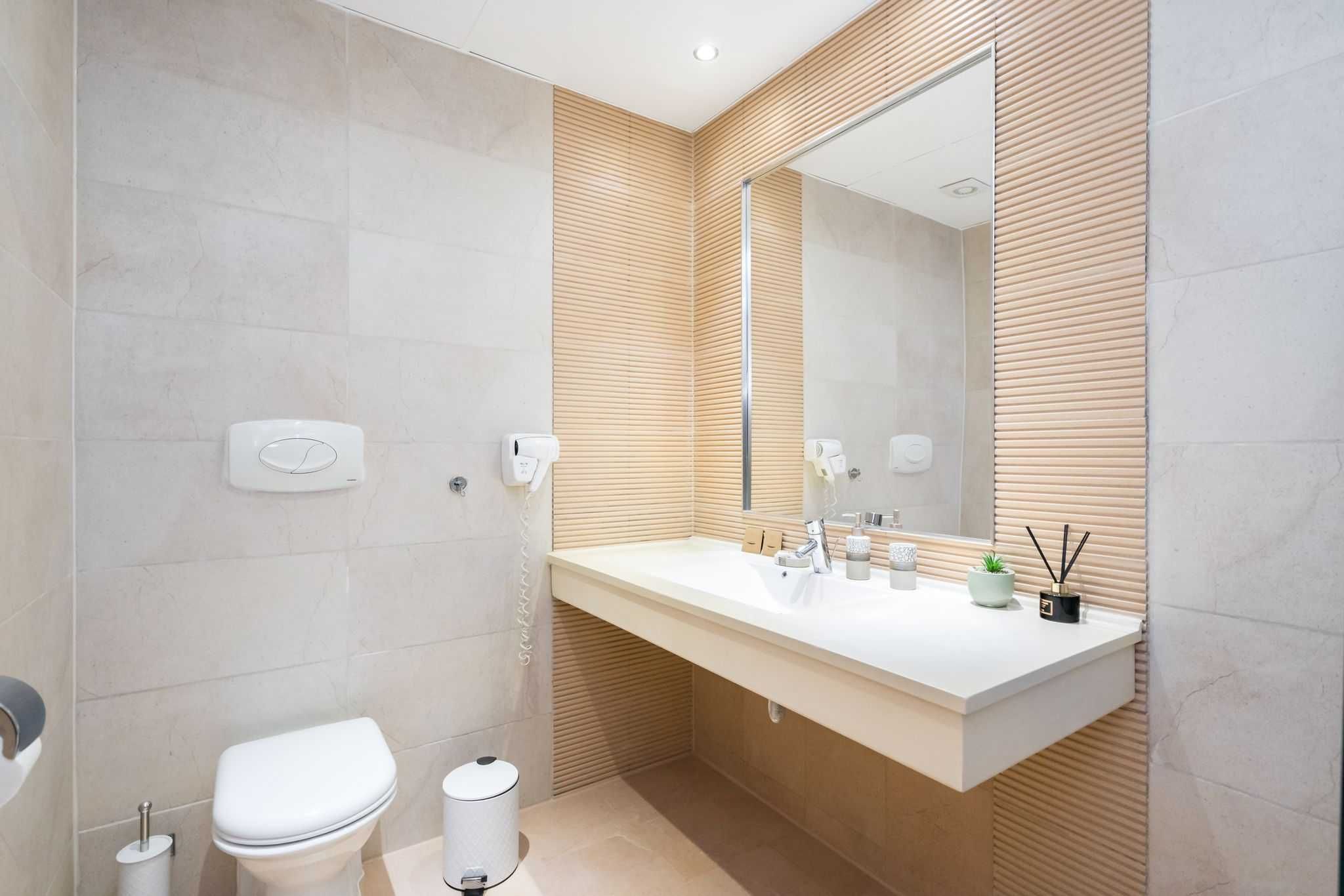 APARTHOTEL 10 Camere Posibilitate RATE 5 ANI