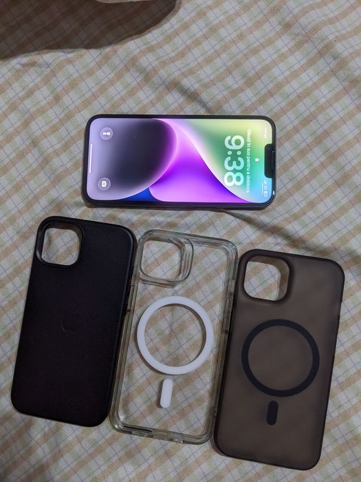 iPhone 14 Negru simplu 128GB