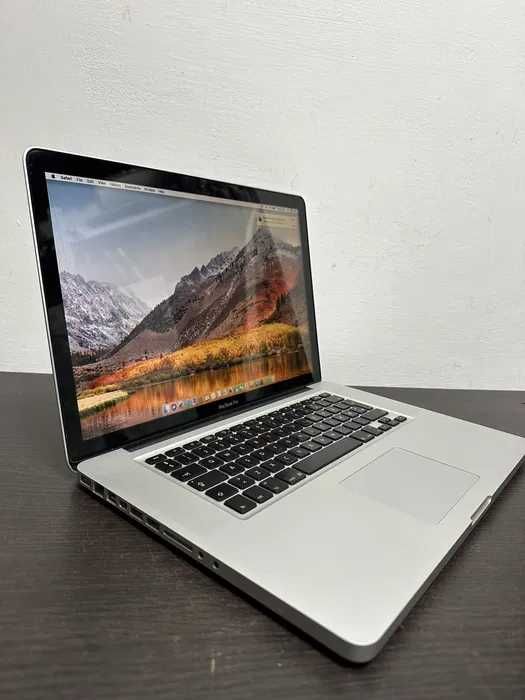 Apple MacBook Pro 15 - Intel Core i7 - 8GB - 750GB - Os High Sierra