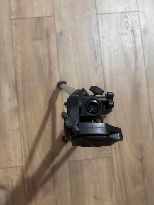 Trepied telescopic