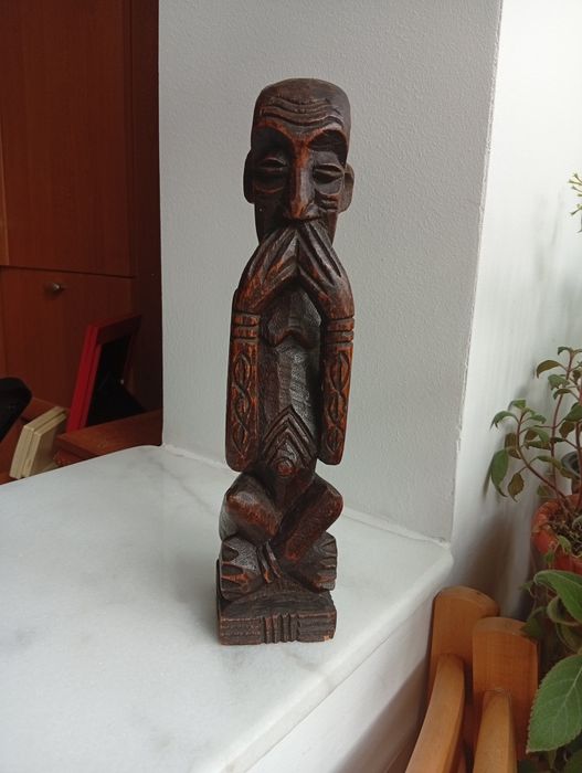 Sculptură veche in lemn