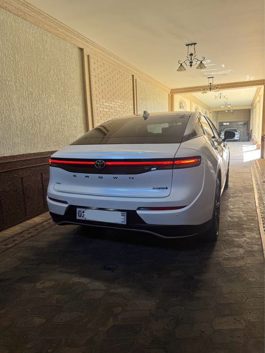 Продается Toyota CROWN 2024 год Гибрид