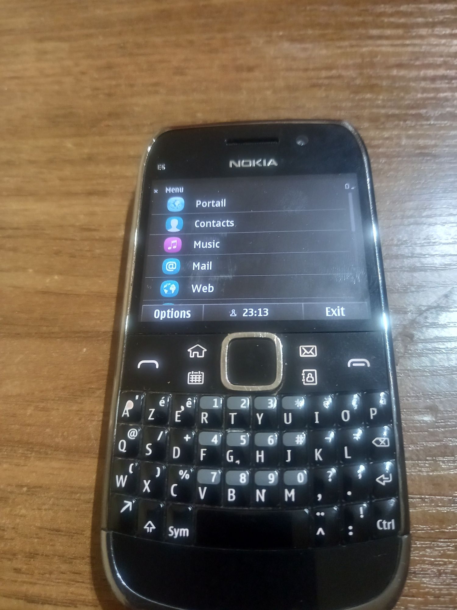 Телефон Nokia E6