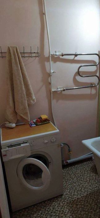 ПРОДАЁТСЯ Ялангач массив 1- комнатная, второй этаж 39500!