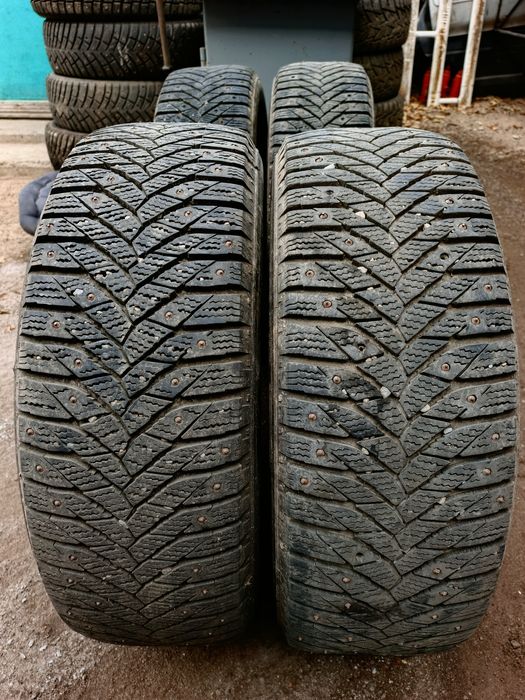 Зимние шины R-17 215/60 Triangle