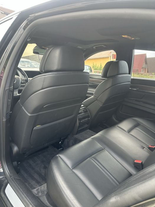 Vand/Schimb BMW 750i ActiveHybrid 7 stare 10/10 NEGOCIABIL