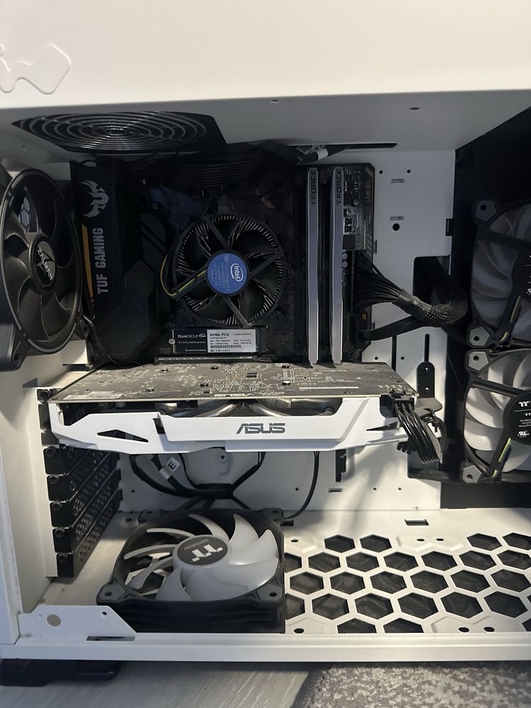 Геймърски компютър/ Setup/ монитор/ периферия