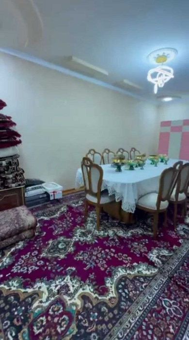 Срочно продается Участка Чиланзар, 4,9 сотих, 7-хона, 2-этаж.
