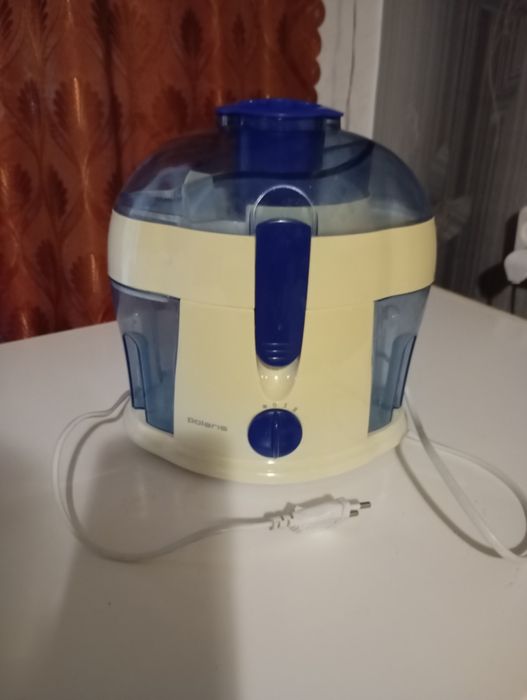 Соковыжималка , в отличном состоянии