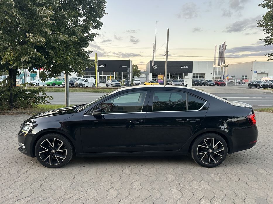 Skoda Octavia 3 / 1.6 diesel / bord digital