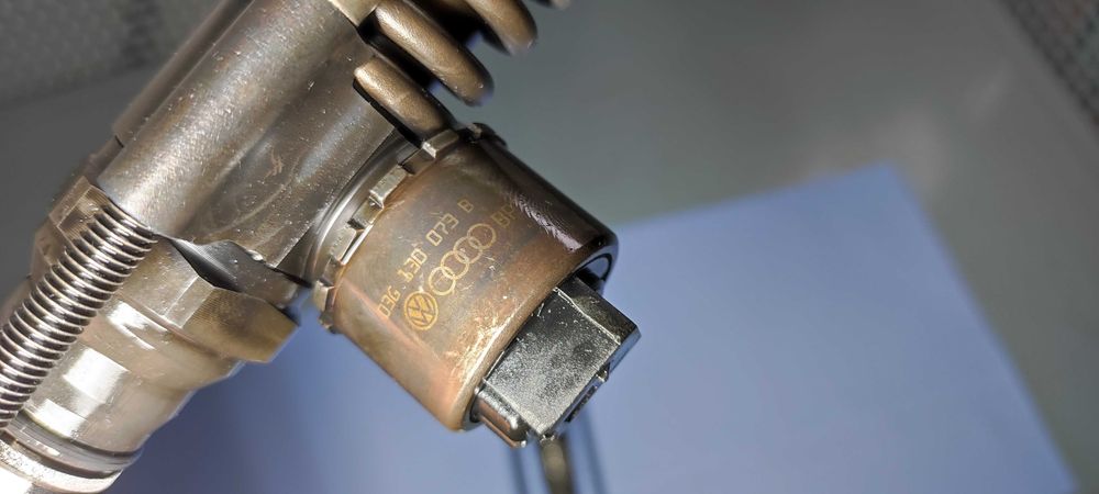 Injector volkswagen vw golf 5 2.0 BKD cod 03g130073b CK