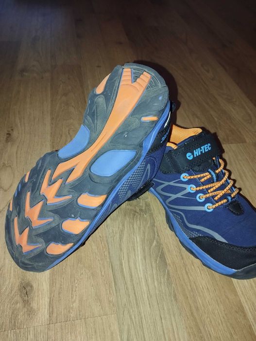 Детски обувки за преходи