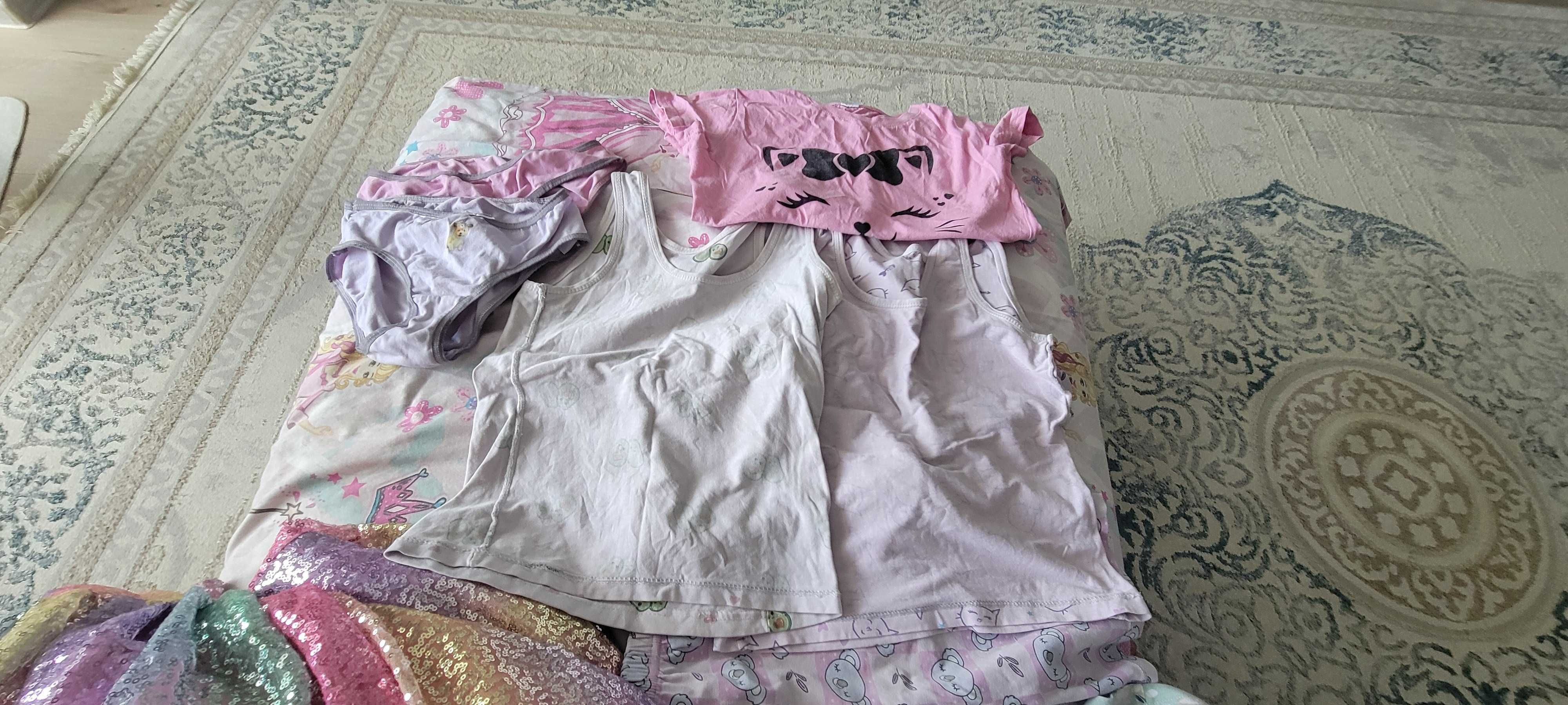 Отдам бесплатно детскую одежду