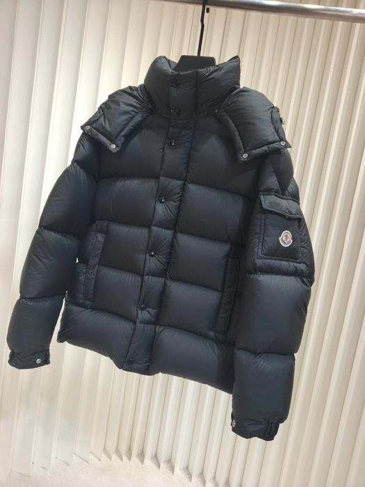 Куртка новая монклер