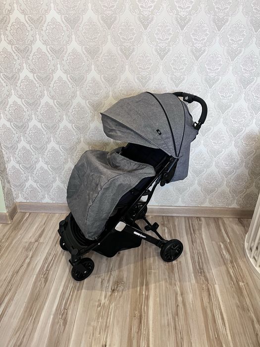 Коляска прогулочная