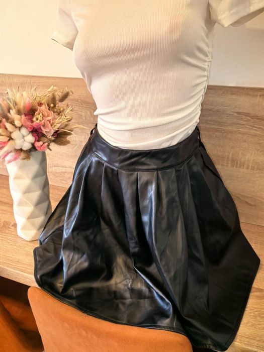 Fusta piele mărimea xs