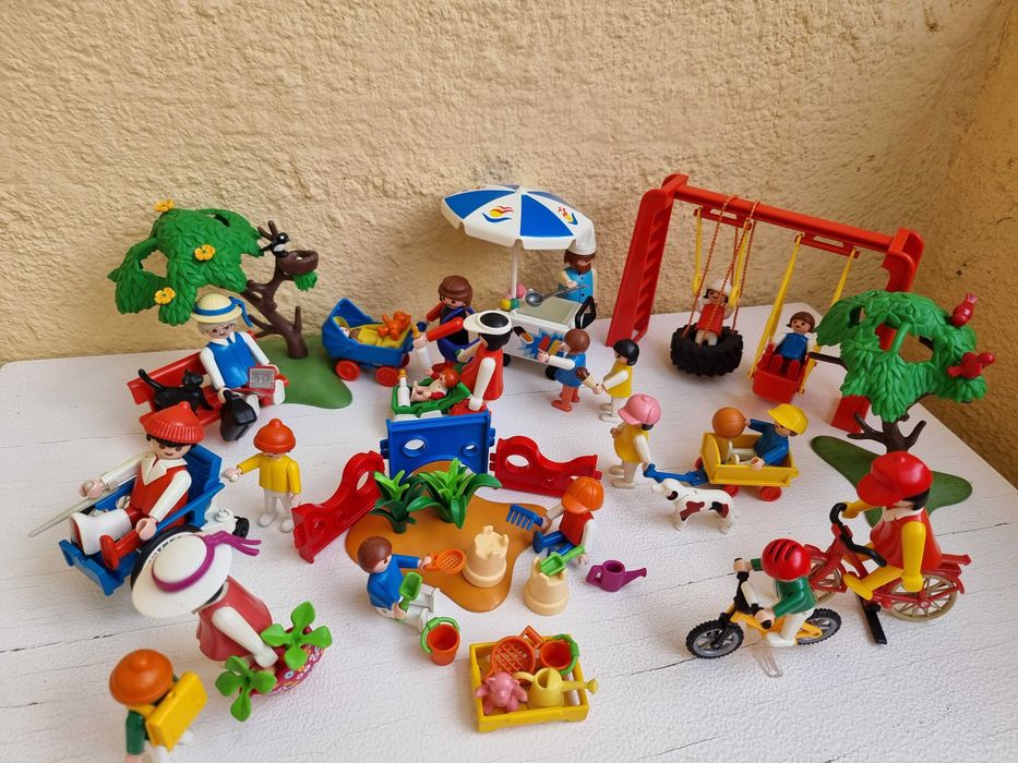 Playmobil, parc si loc de joaca cu foarte multe accesorii