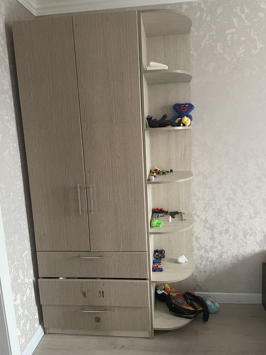 Продам шкаф срочно