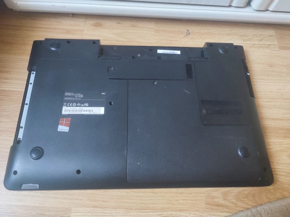 Carcasa Completa + Balamale + Accesorii interne - Samsung NP355E7C