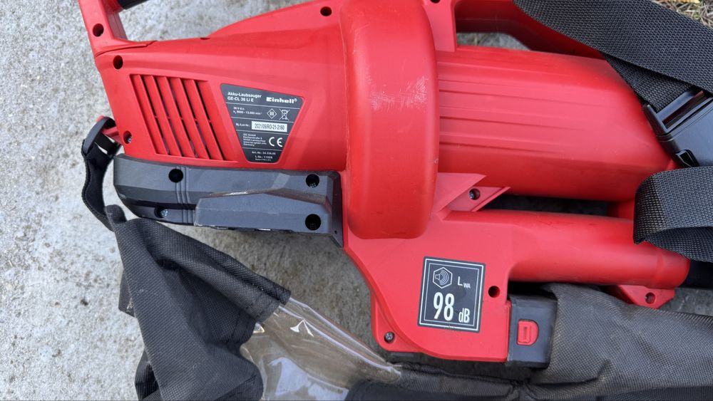 Suflanta si aspirator frunze gradina Einhell