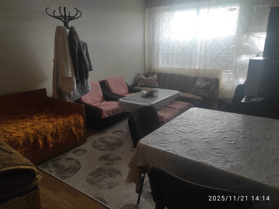 Продавам двустаен в Самоков