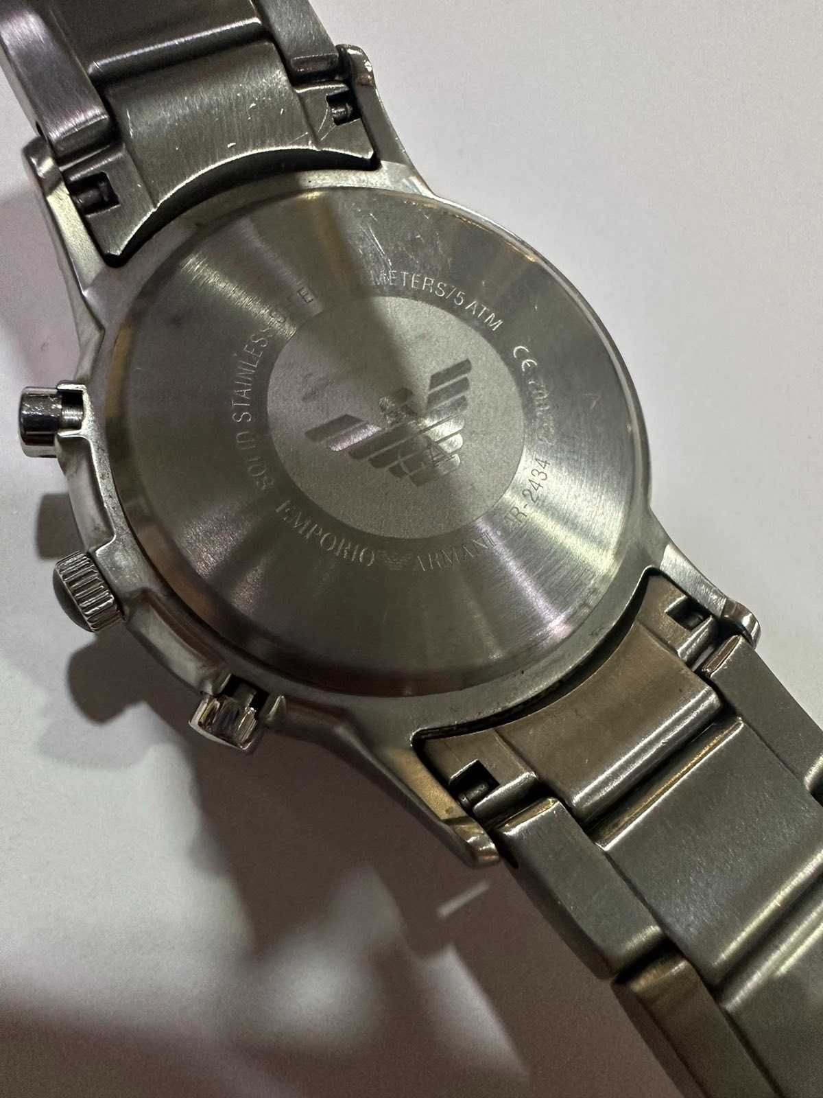 Продавам Emporio Armani AR2434