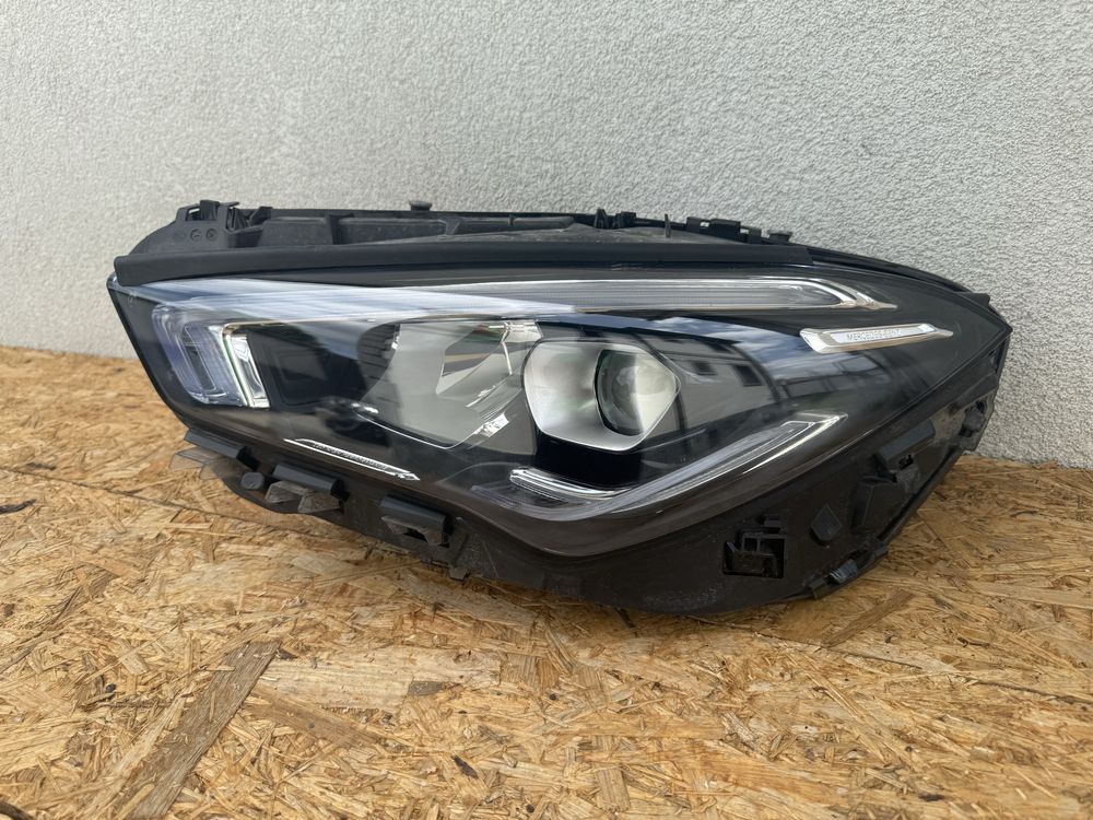 Far stanga Mercedes CLA W118 LED High Performance Original Europa