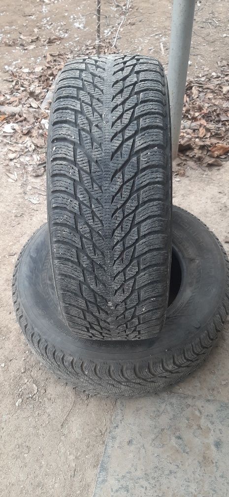 Шины зимние Nokian   265/65/17