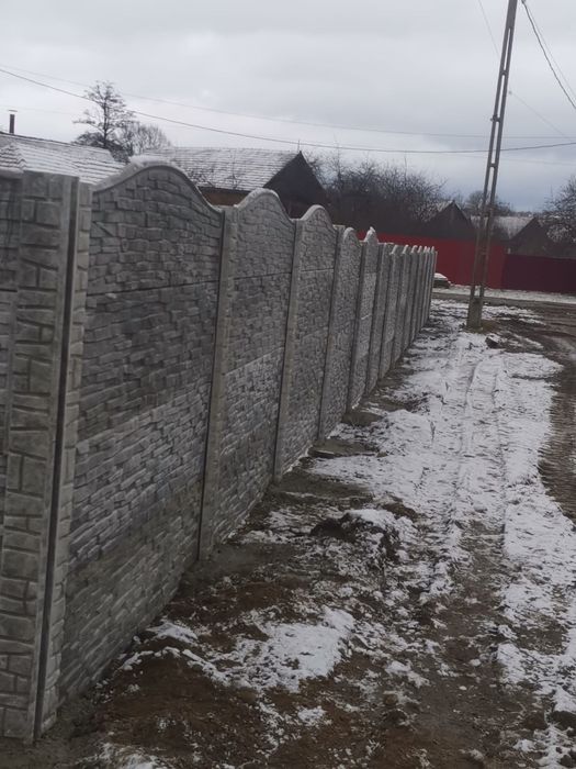 Gard din beton stalpi placi armate