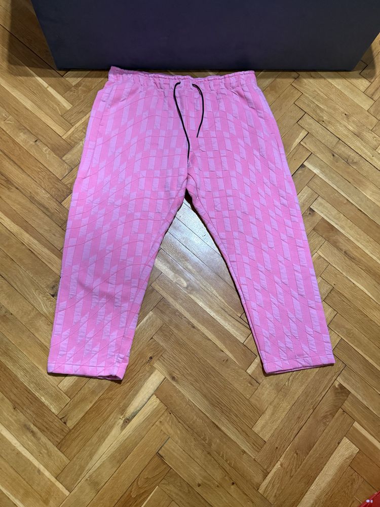 Панталон nike и подарък клин nike