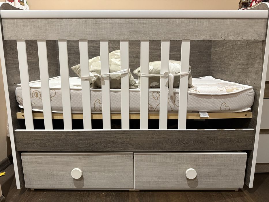 Бебешка кошара в много добро състояние