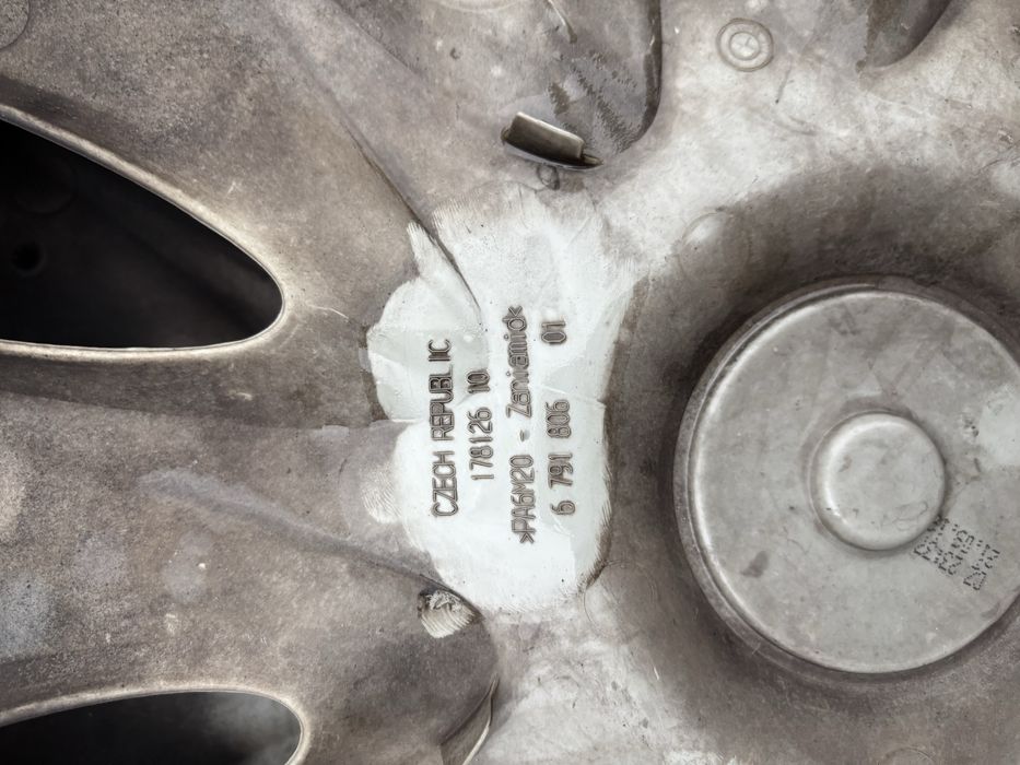 Jante tabla cu capace originale BMW 205/60 R16