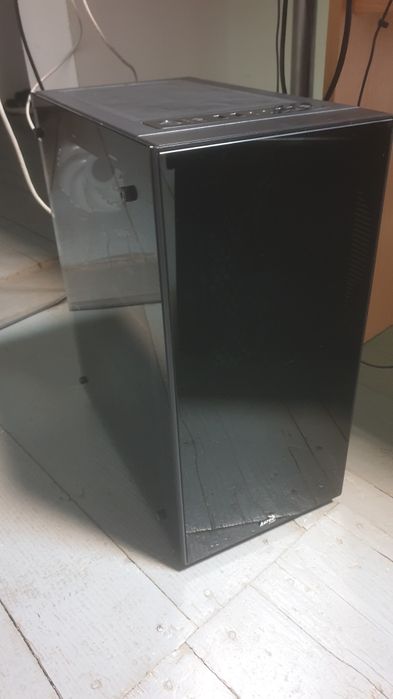 Геймърски компютър Ryzen 3500 16GB RAM RX 5600XT 250GB SSD 1TB HDD