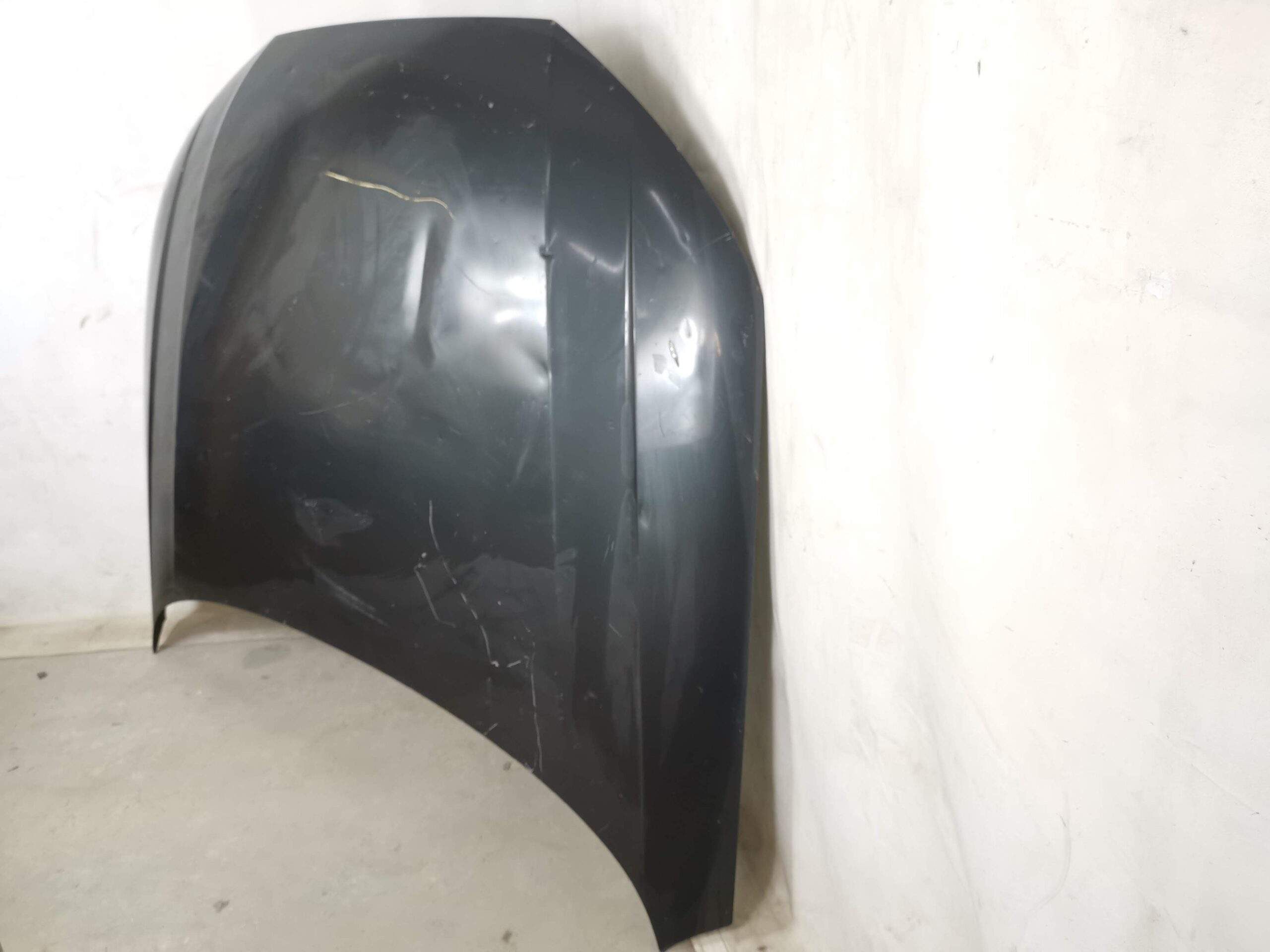 Преден капак Ауди А4 Б9 / Audi A4 B9 [ - ] Продавам преден капак за Ау