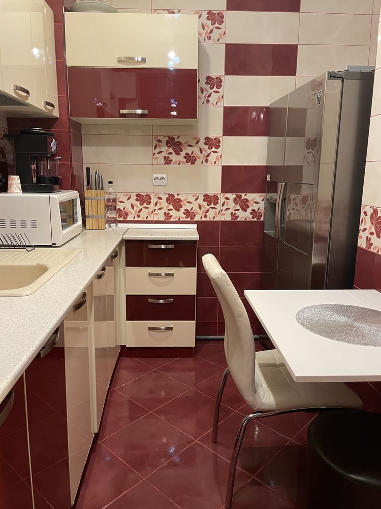 Propietar Vand apartament 3 camere sector4 mobilat si utilat