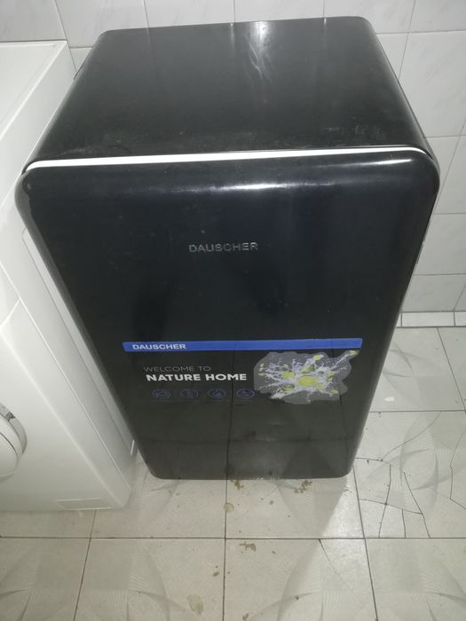 Продам офисный мини холодильник