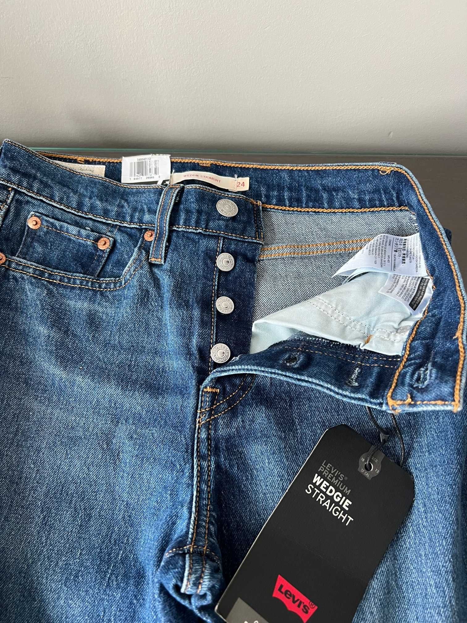 Джинсы Levi Strauss